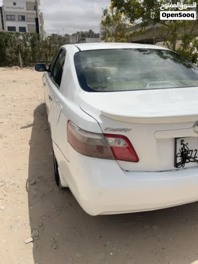 Toyota Camry E 3
