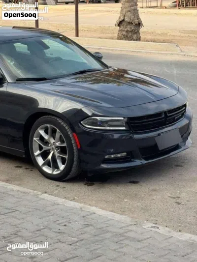 Dodge Charger SXT 2