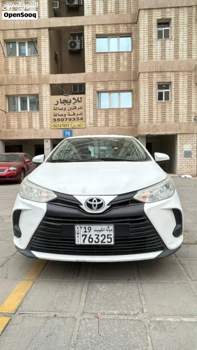 Toyota Yaris Basic 4