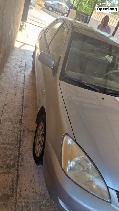 ميتسوبيشي لانسر Standard 3