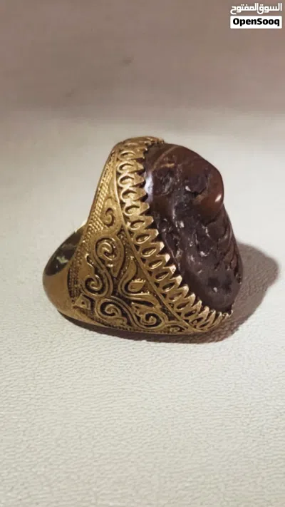 يعتبر من نوادر الاحجار الطبيعيه. 3