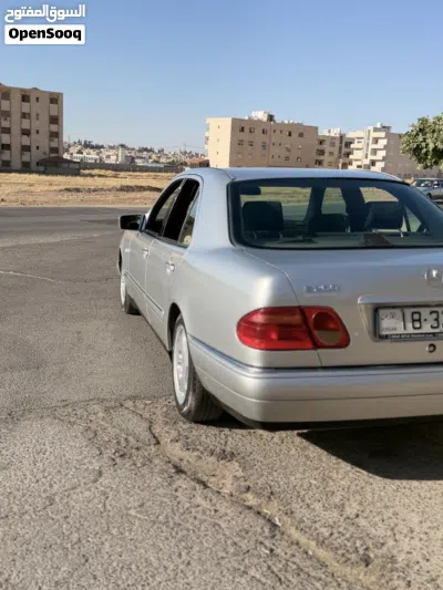 Mercedes Benz E-Class E 200 2