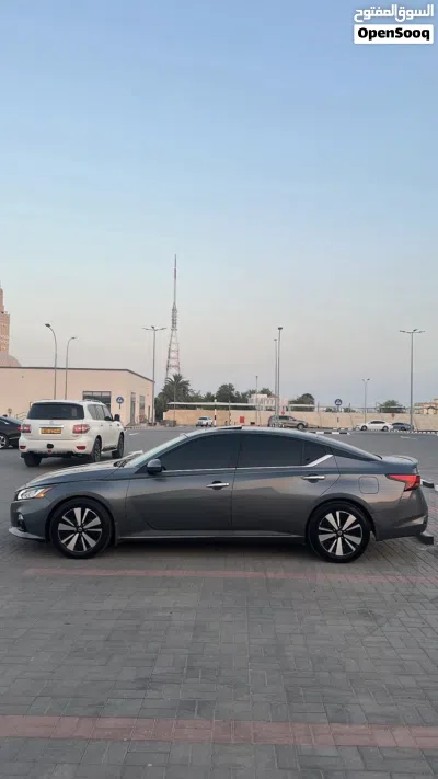 Nissan Altima SV 4