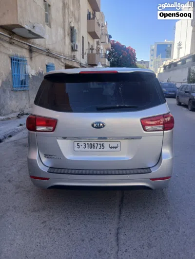 Kia Sedona Standard 4