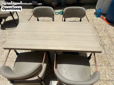طاولات جديدة جدا وسعرها كسر 2