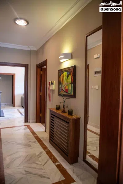 شقه تشطيبات مميزه مساحة 180 m2 في السابع قرب كوزمو 4