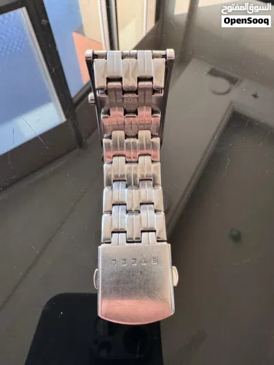 Original GUESS Steel used 3