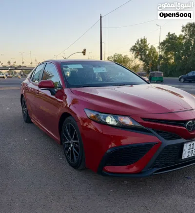 Toyota Camry SE 2