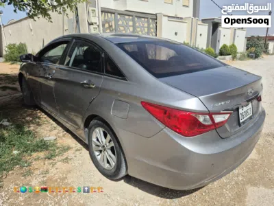 Hyundai Sonata GL 2