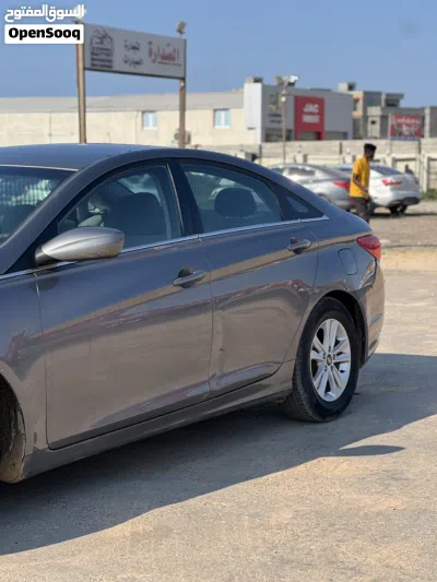 Hyundai Sonata SE 3