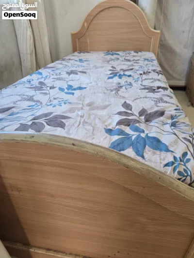 سرير أطفال خشب مع المرتبة بحالة ممتازة. Wooden crib in excellent condition with mattress 3