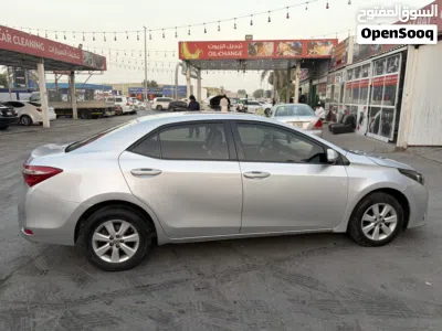 Toyota Corolla SE 2