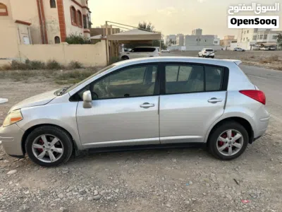 Nissan Versa SV 2