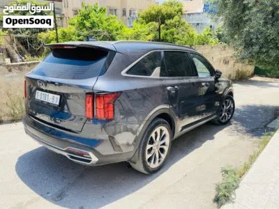 كيا سورينتو Standard 4
