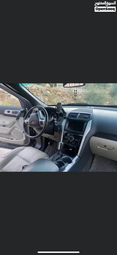 Ford Explorer Limited 4