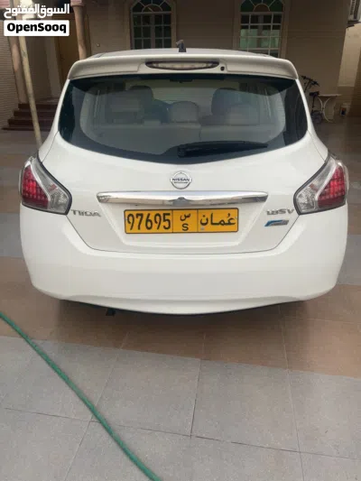 Nissan Tiida 4