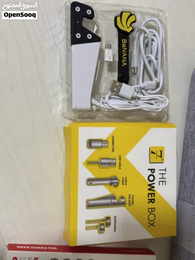سماعات و اسلاك و باور بانك للبيع AirPods speaker cables 4