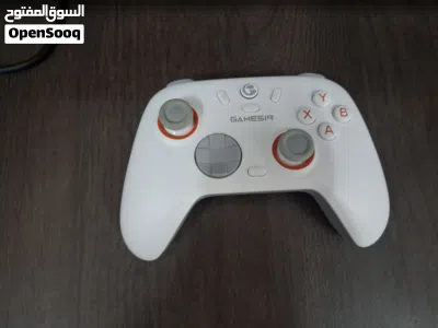ننتندو سويتش 2 إستعمال نصف سنة و ليس بها اي خدش مع حزمة من الألعاب و مع علبة الننتندو و البرو كنترول 2