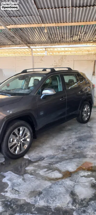 Toyota RAV 4 Limited 2