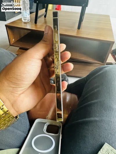 iPhone 14 Pro Max, Gold Color 3
