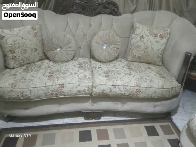 طقم كنب شبه جديد استخدام بسيط بحكم مش كثير متواجد بالبيت طبربور 4