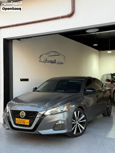 Nissan Altima SR 3