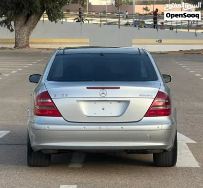 Mercedes Benz E-Class E 320 2