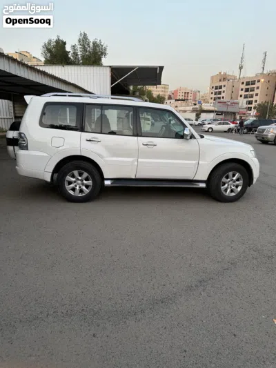 ميتسوبيشي باجيرو GLS 4