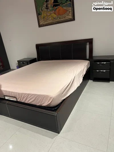 King size bed with hydraulic storage, mattress and 2 bedside tables 2