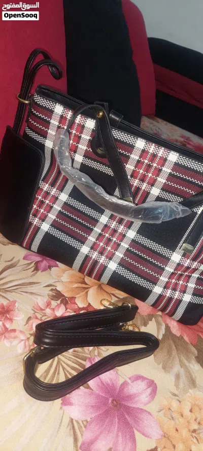شنطة يد نسائية جديدة غير مستعملة حجمها من متوسط الى كبير 4