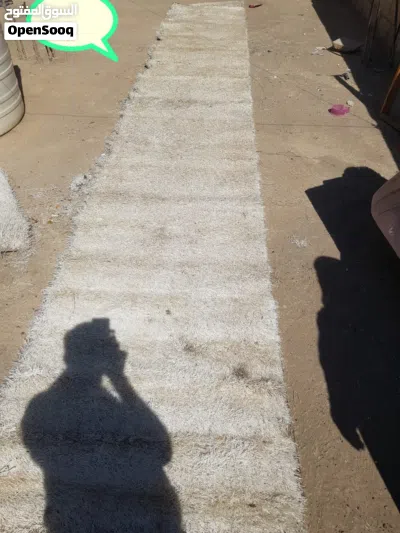 فرشات شجر صناعي مستخدم نضيف 5قطع 4منهم ابيض 1 قطعه ابيض 3