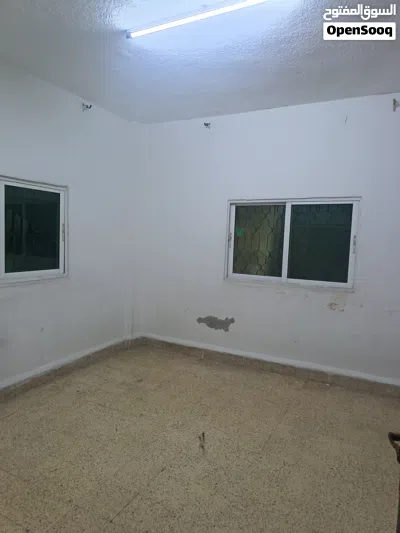 بيت مستقل للبيع في عمان منطقة الحرشه ماركا الجنوبيه مكون من طابقين ومخزن بسعر 38000 البيع كاش فقط 3
