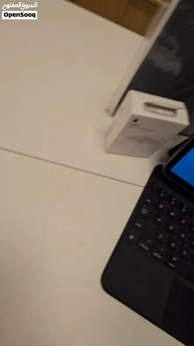 iPad Pro M2 128GB واي فاي مع أبل ماجيك كيبورد 2