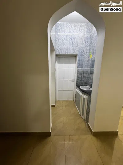 شقة عائلية للإيجار في الموالح الجنوبية Family Apartment for Rent in Al Mawaleh South 4