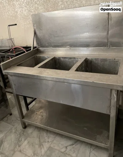 جريل بلاطة عدد 2 و طاولة تطحين ستانلس غذائي و مجلى ستانلس غذائي وغاز ستاتد 3 عيون وهودات 3م 4