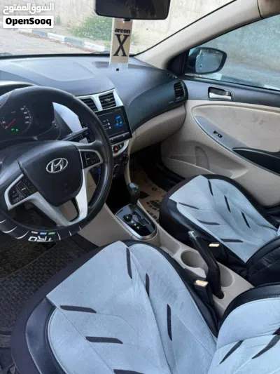 Hyundai Accent Standard 2