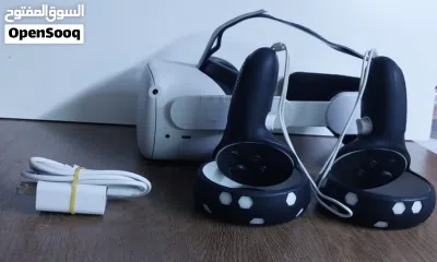 Oculus Quest 2 (128gb) with lens and controller cover and case and charger 3