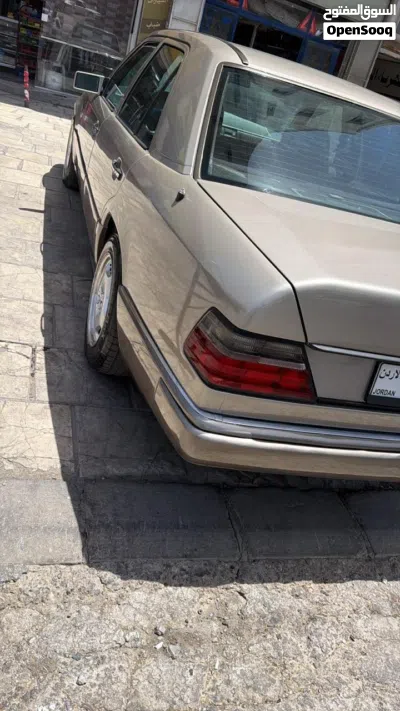 Mercedes Benz E-Class E 200 4
