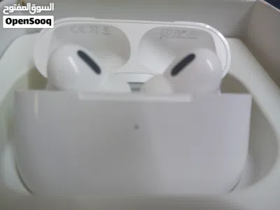 سماعات (الجيل الأول) Apple AirPods Pro - مجددة كل ملحقاتها والكرتونة معها 3