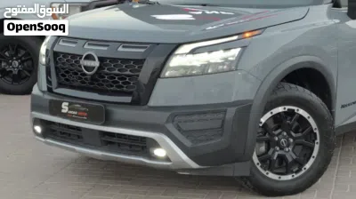 Nissan Pathfinder XE 3