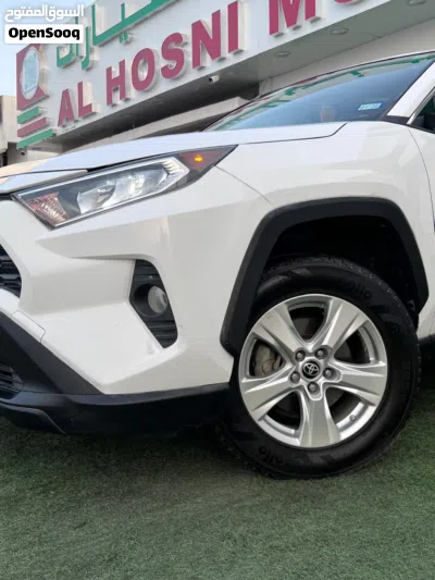 Toyota RAV 4 XLE 2