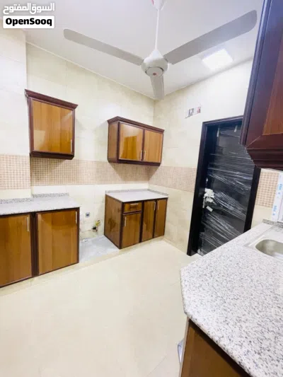 شقة مميزة للإيجار في الخوض 6 Premium Apartment For Rent in Al Khoud 6 4