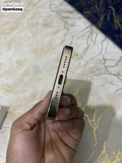 آيفون 16 برو 4