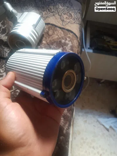 3 كاميرات اصليات مع جيهاز دي في ار 2