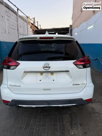 Nissan Rogue SV 4