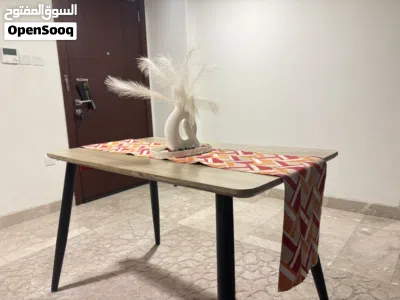 Table with center piece and carpet 3