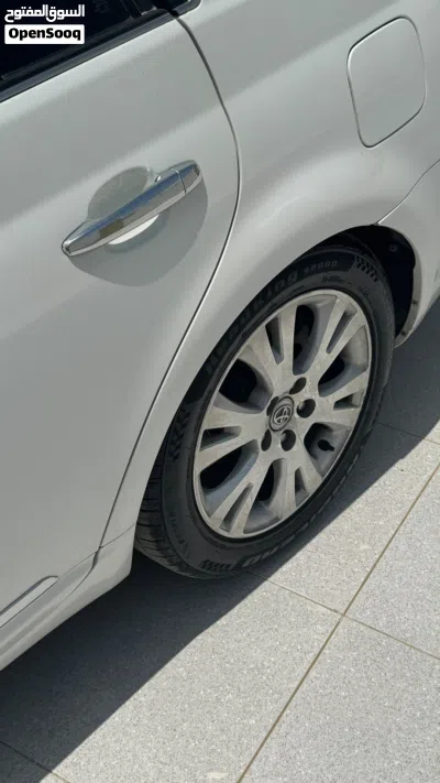 Toyota Avalon XLS 3