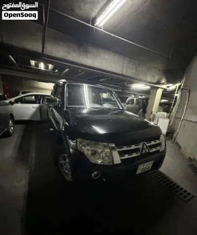 Mitsubishi Pajero GLS 2