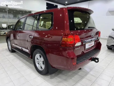 Toyota Land Cruiser GXR 2