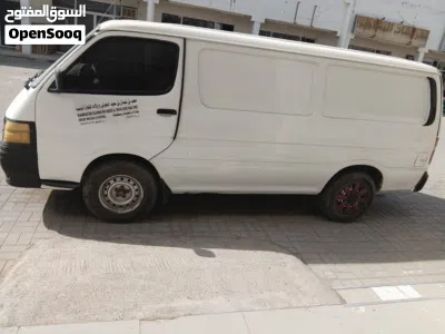 Toyota Hiace Cargo 2
